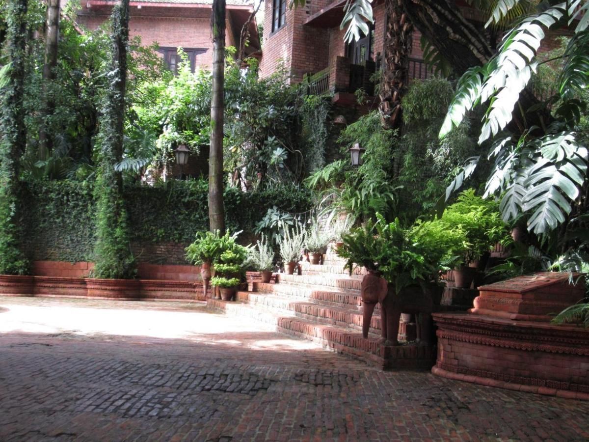 Vajra Hotel Катманду Экстерьер фото